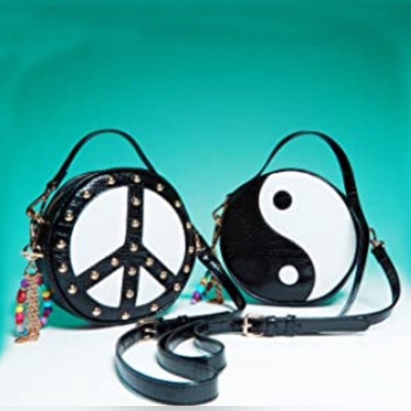 24HR DROP ‼️ Betsey J Peace Sign/ Yin Yang Crossbody Double sided Bag